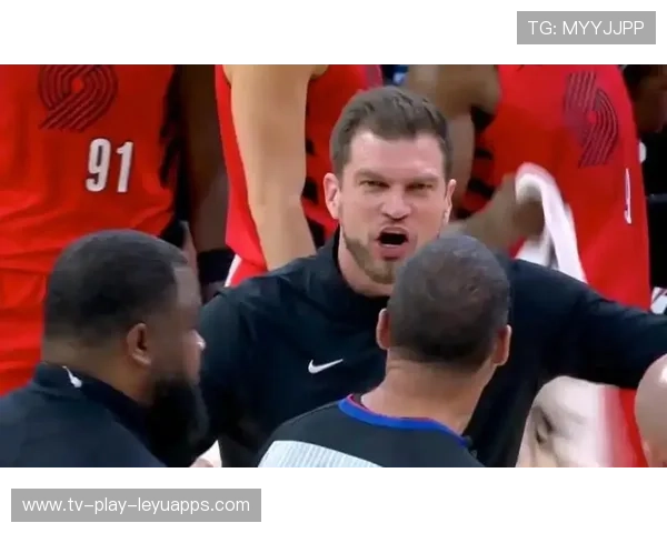 对手防守不讲理,球星怒吼裁判 对手防守不讲理,球星怒吼裁判