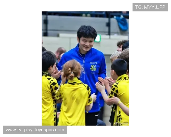 球迷热议：樊振东3-0晋级，多特蒙德教练抢合影，樊振东教练是谁2020